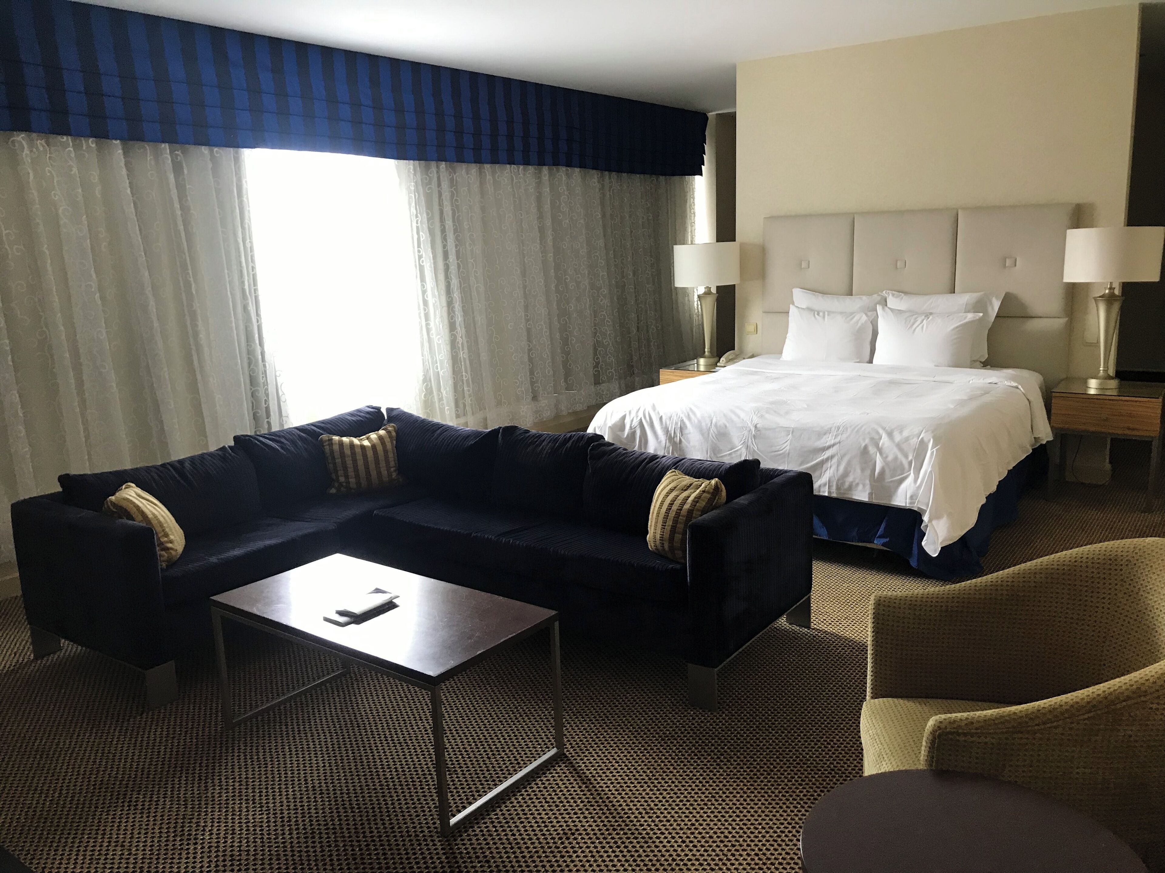 Suite – executive | Minibar, safe på rommet, skrivebord og skrivebord for bærbar PC