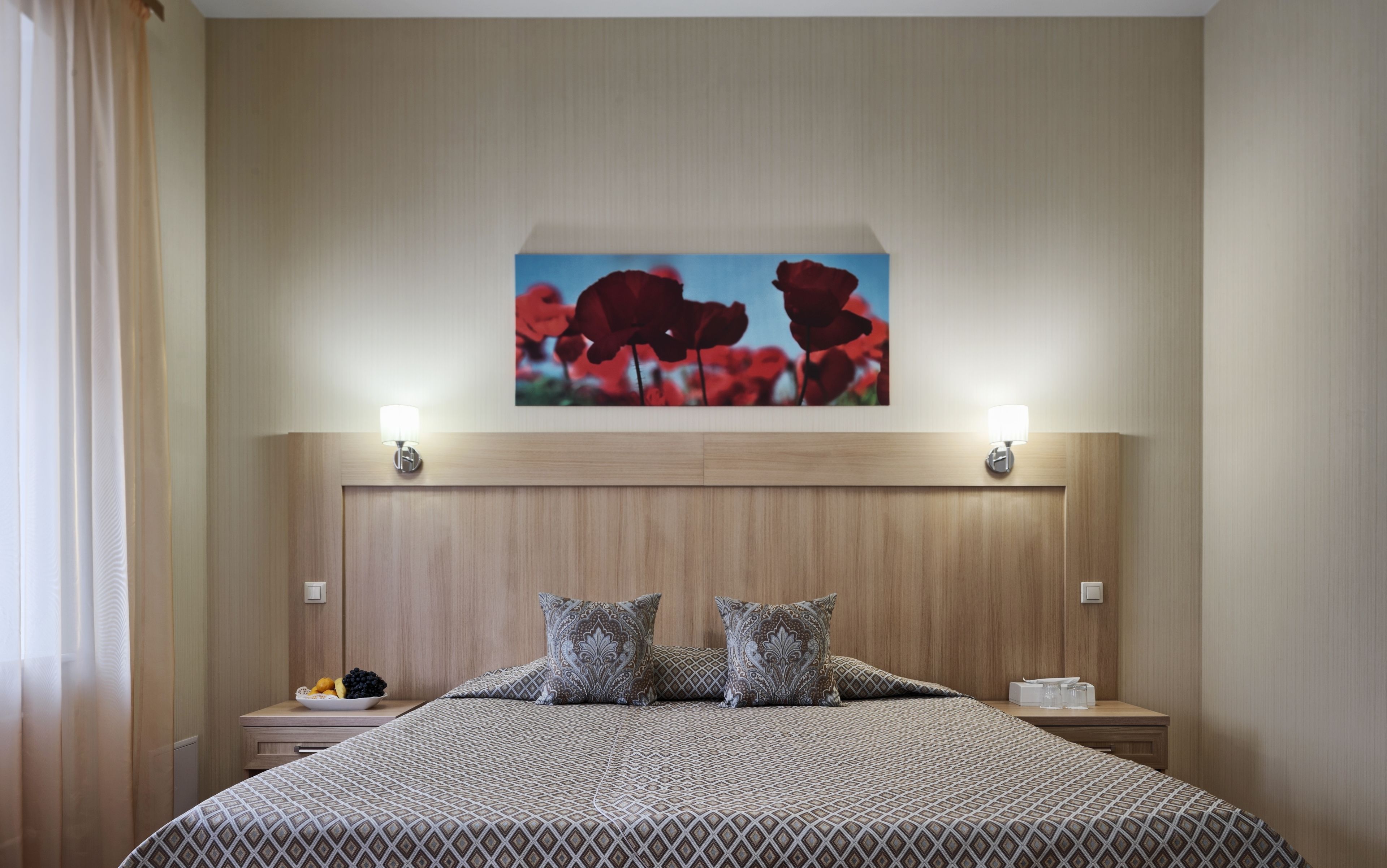 Deluxe Room | Hypo-allergenic bedding, in-room safe, iron/ironing board