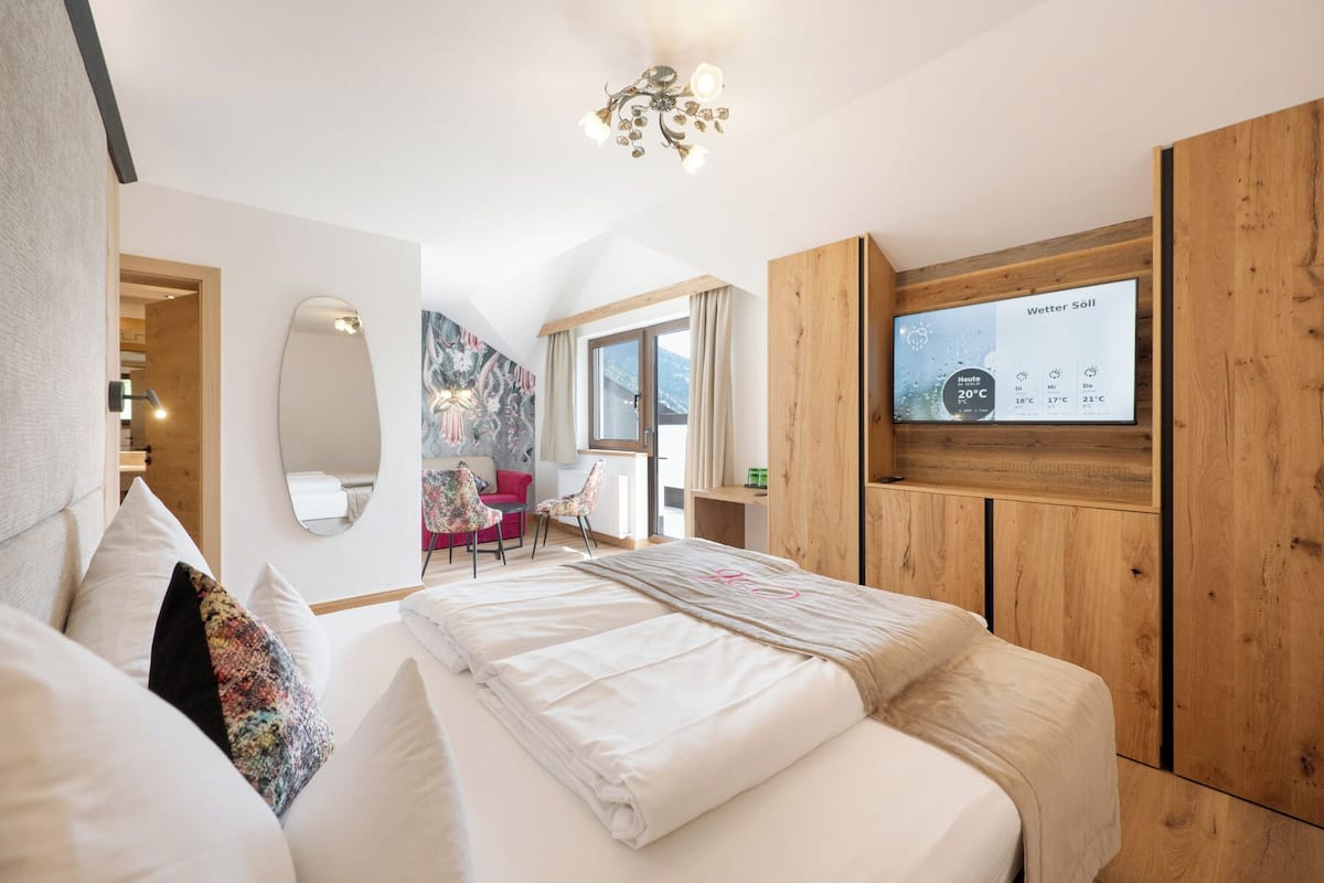 AlpenSchlössl family room, ca. 35 qm/ 2 bunk beds HP