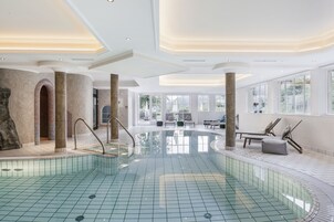 Indoor pool, seasonal outdoor pool, sun loungers