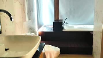 Suite familiare | Bagno | Asciugacapelli, asciugamani