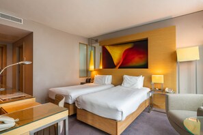 ห้องแฟมิลี่, เตียงใหญ่ 1 เตียง | เครื่องนอนระดับพรีเมียม, ตู้นิรภัยในห้องพัก, เตารีด/โต๊ะรีดผ้า