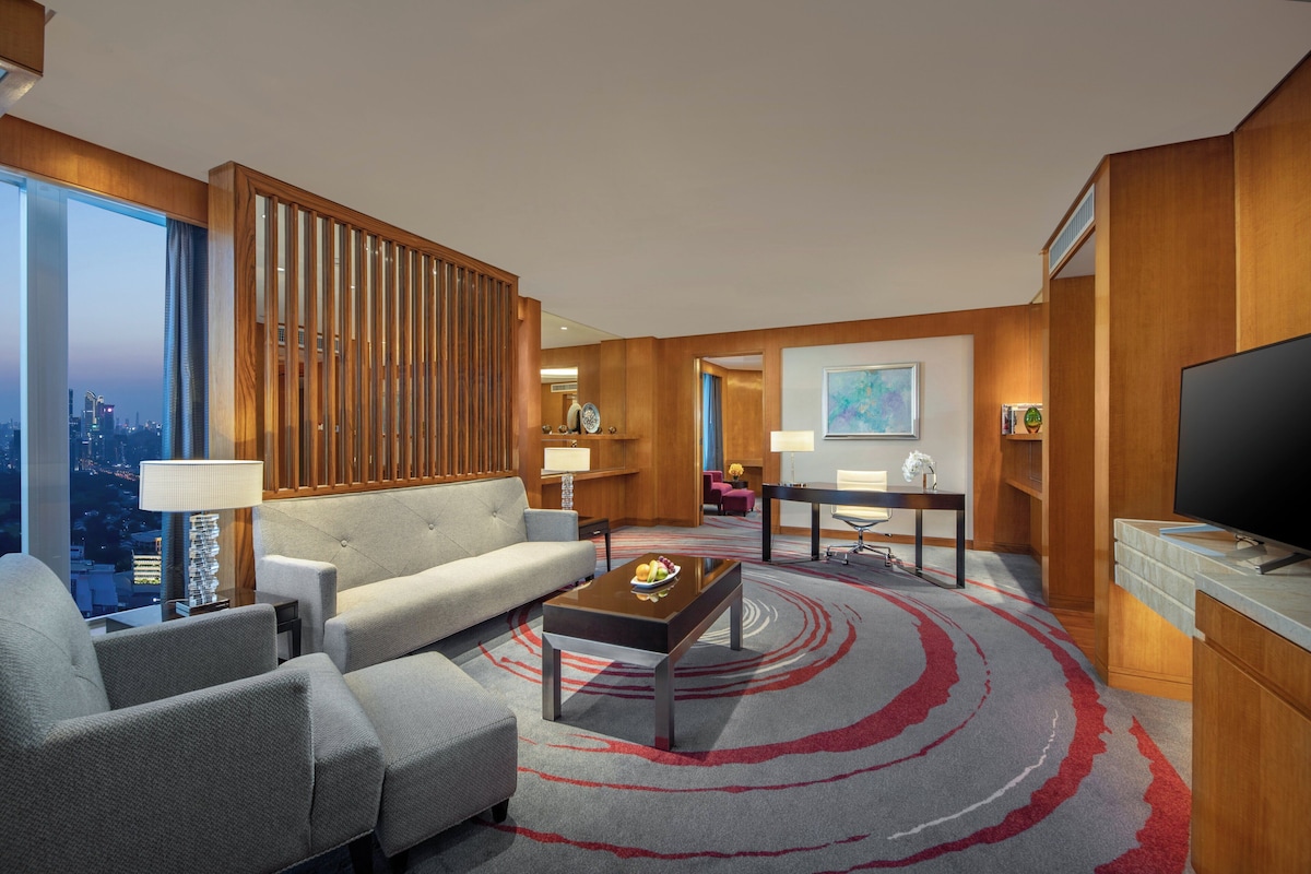 Suite, 1 habitación, con acceso al salón lounge del club | Ropa de cama de alta calidad, edredón y minibar 