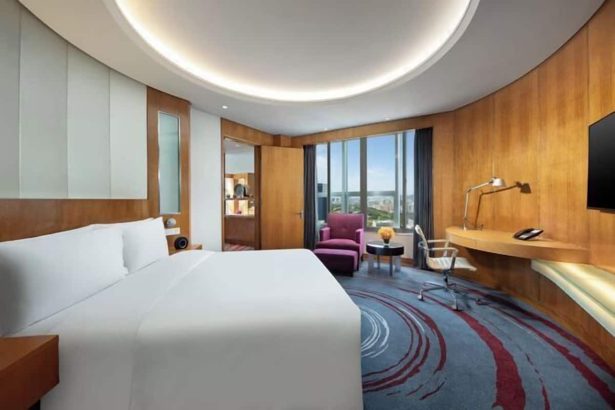 Hochwertige Bettwaren, Daunenbettdecken, Minibar, Zimmersafe