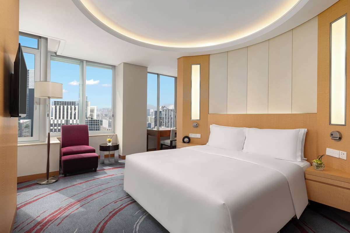 1 bedroom, premium bedding, down comforters, minibar