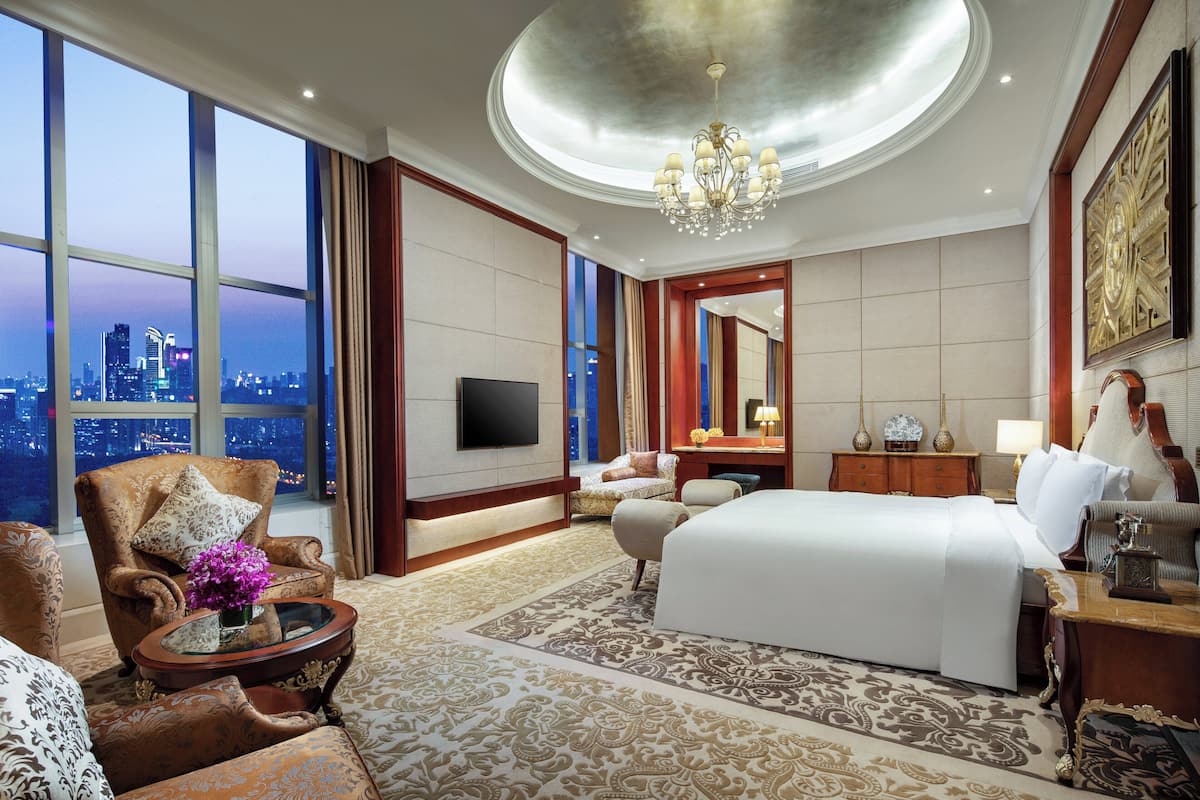 1 bedroom, premium bedding, down comforters, minibar