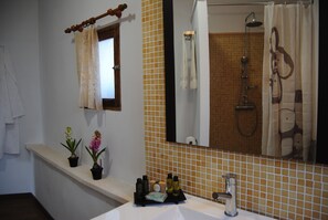 Eco-friendly toiletries, hair dryer, towels - Agroturisme Es Picot (Manacor)