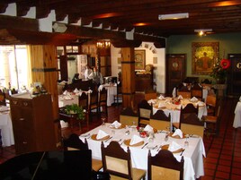 Desayuno continental diario (MXN 80 por persona)