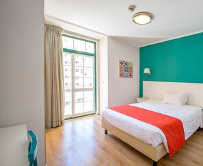 Superior Double Room, Balcony | Desk, soundproofing, free WiFi - Hotel Italia (Lisbon)