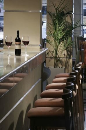Bar (on property) - Condor Suites Apart Hotel (Mendoza)