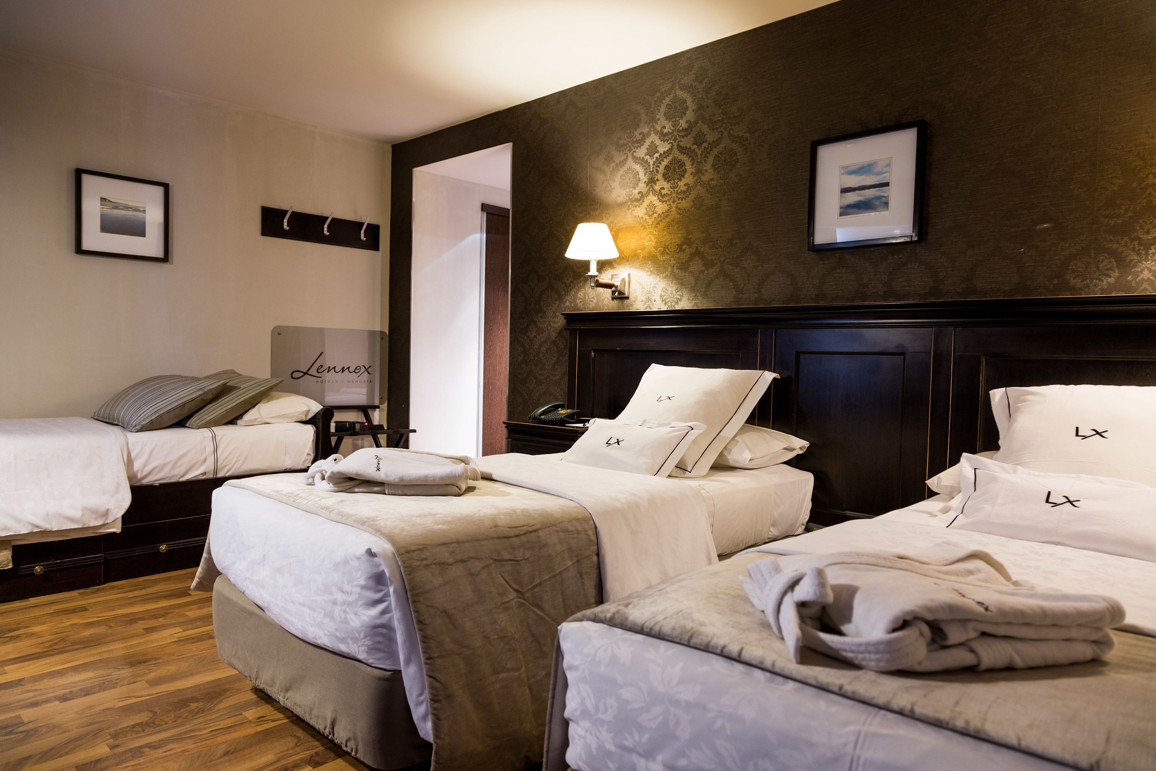 Seprai premium, selimut bulu angsa, dan tempat tidur Select Comfort