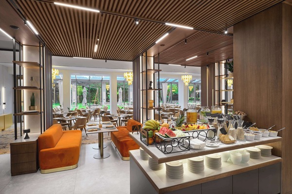 Daily buffet breakfast for a fee