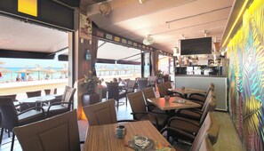 Bar (en la propiedad)