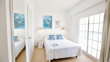 Desk, blackout curtains, free WiFi, bed sheets