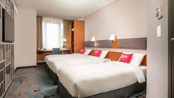 Standard Room, 3 Twin Beds | In-room safe, desk, laptop workspace, blackout drapes