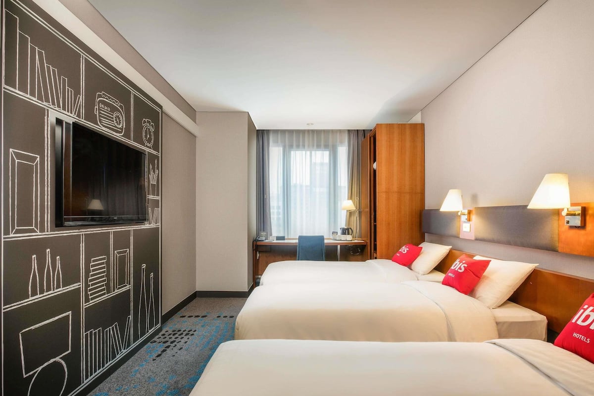 Standard Room, 3 Single Beds | In-room safe, desk, laptop workspace, blackout curtains
