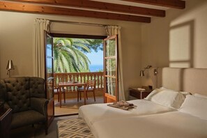 Hypo-allergenic bedding, down duvets, memory-foam beds, minibar - Es Moli Hotel (Deià)