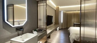 Oriental Silk Hotel