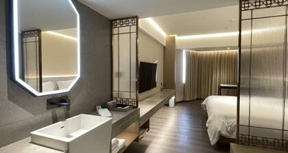 Oriental Silk Hotel