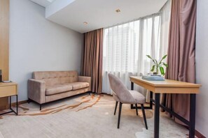 Alarm clocks - Oriental Silk Hotel (Guangzhou)