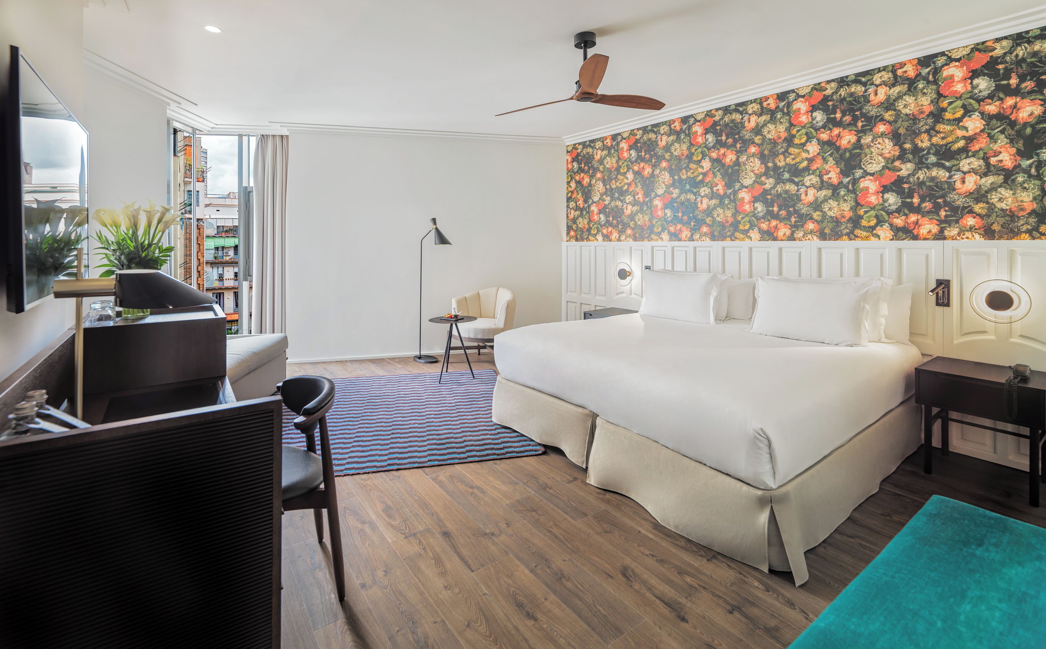 Luxe beddengoed, donsdekens, een minibar, een kluis op de kamer