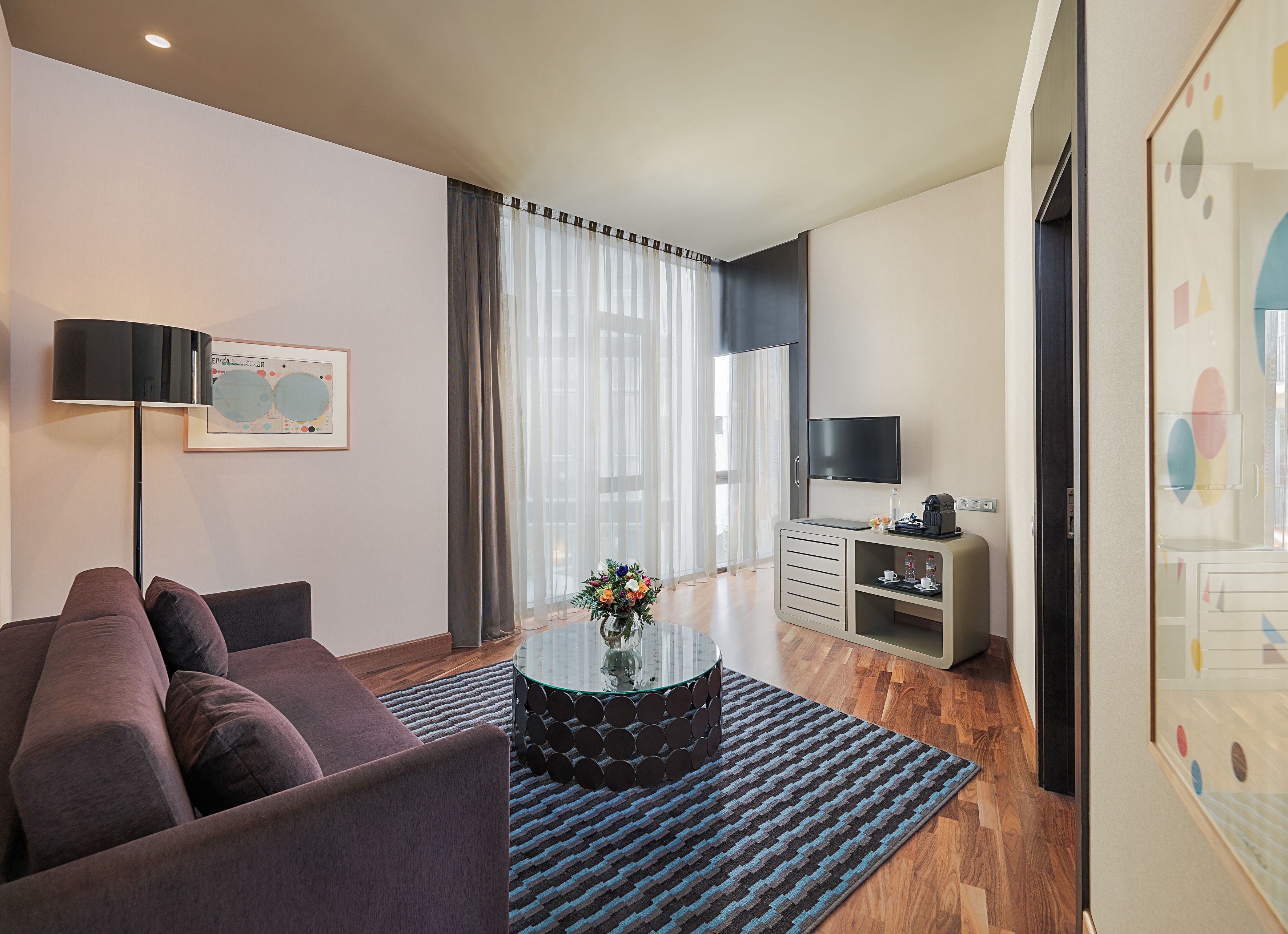 1 bedroom, premium bedding, down duvets, minibar