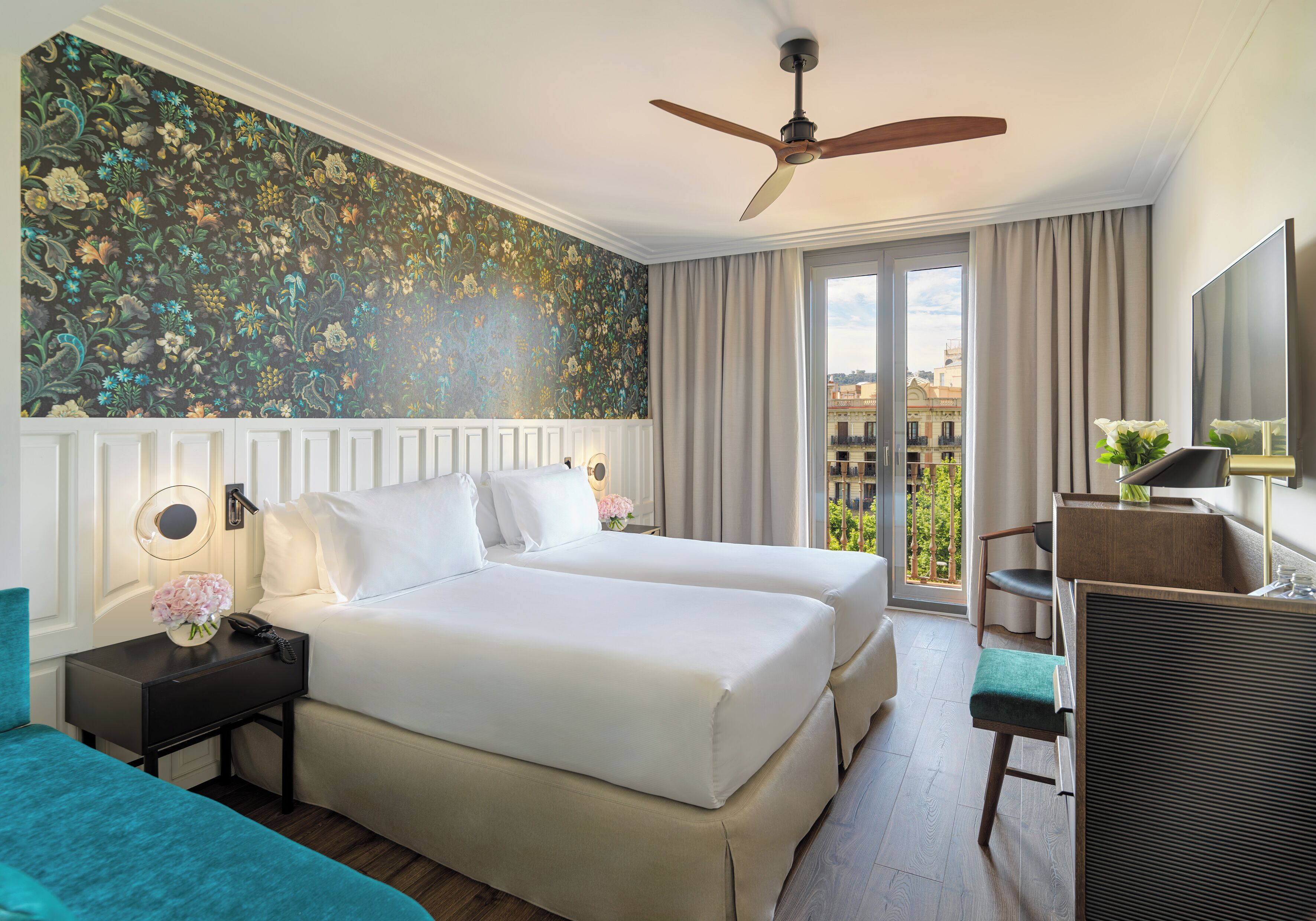 Premium bedding, down comforters, minibar, in-room safe