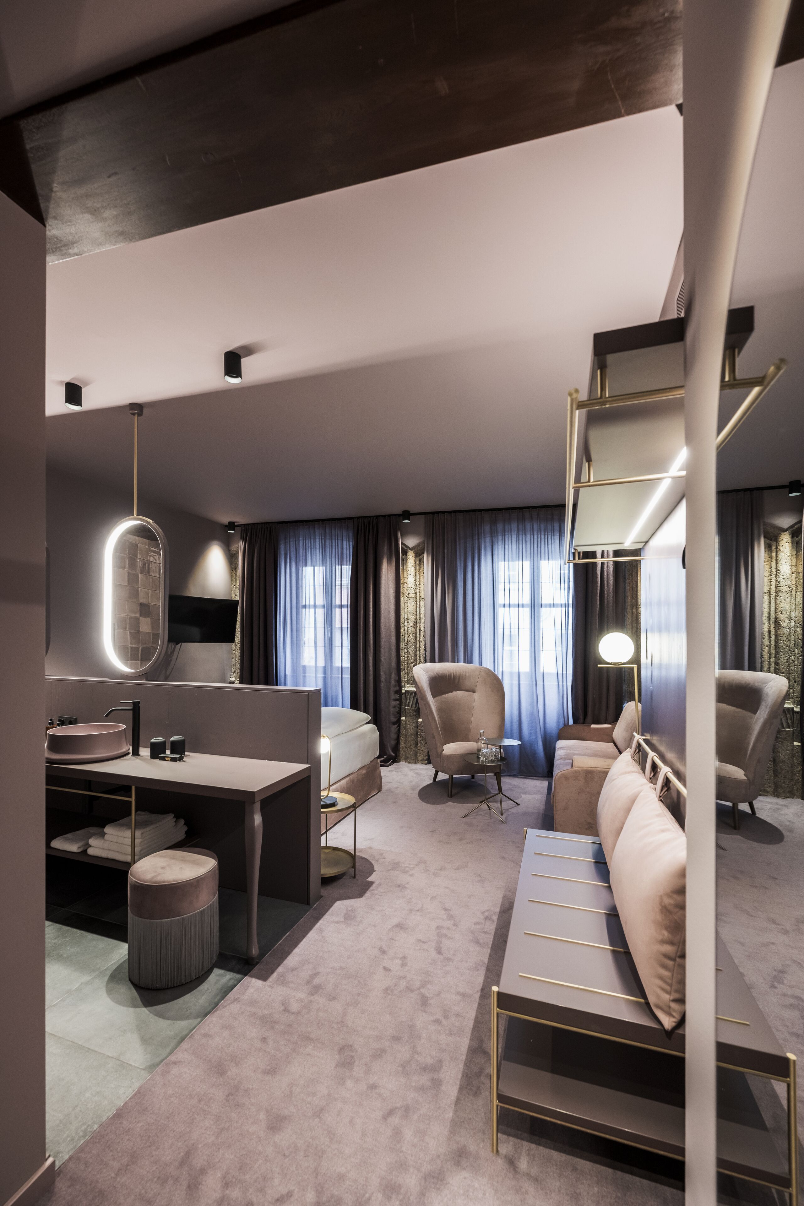 double room (large) | 1 bedroom, hypo-allergenic bedding, in-room safe, individually decorated