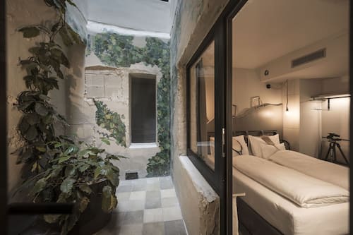 Chambre (Besenkammer) | Vue sur la cour