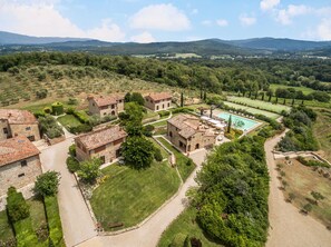 Aerial view - Poggio Cennina Resort (Bucine)