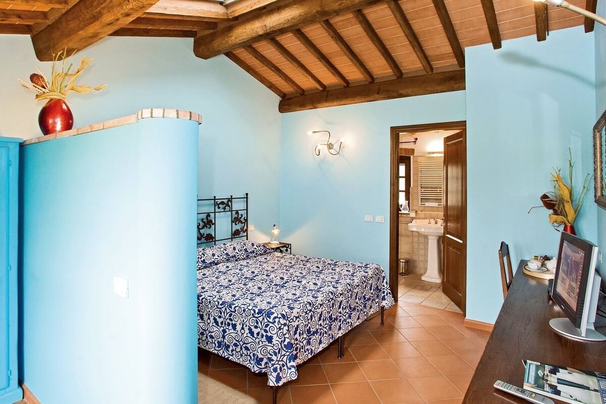 In-room safe, individually decorated, individually furnished, desk