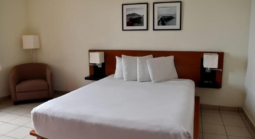 Premium bedding, in-room safe, desk, laptop workspace