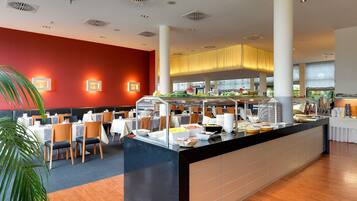 Sudah termasuk sarapan prasmanan setiap hari