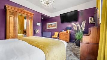 Deluxe Double Room | 1 bedroom, individually decorated, individually furnished, desk