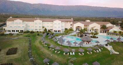Howard Johnson Hotel Resort Villa de Merlo