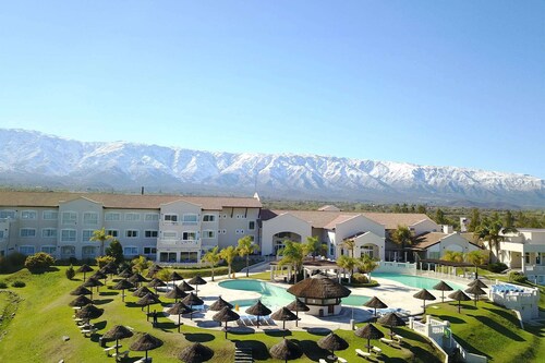 Howard Johnson Hotel Resort Villa de Merlo