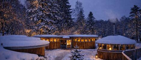 Un sauna, tratamientos corporales, aromaterapia, envolturas corporales