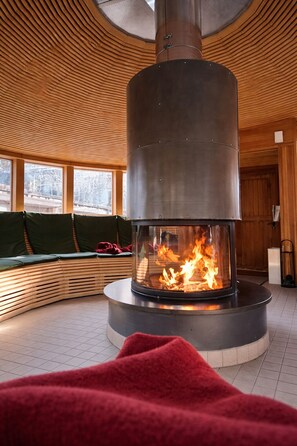 三溫暖烤箱、美體療程、芳療、敷體療程、身體去角質、臉部療程