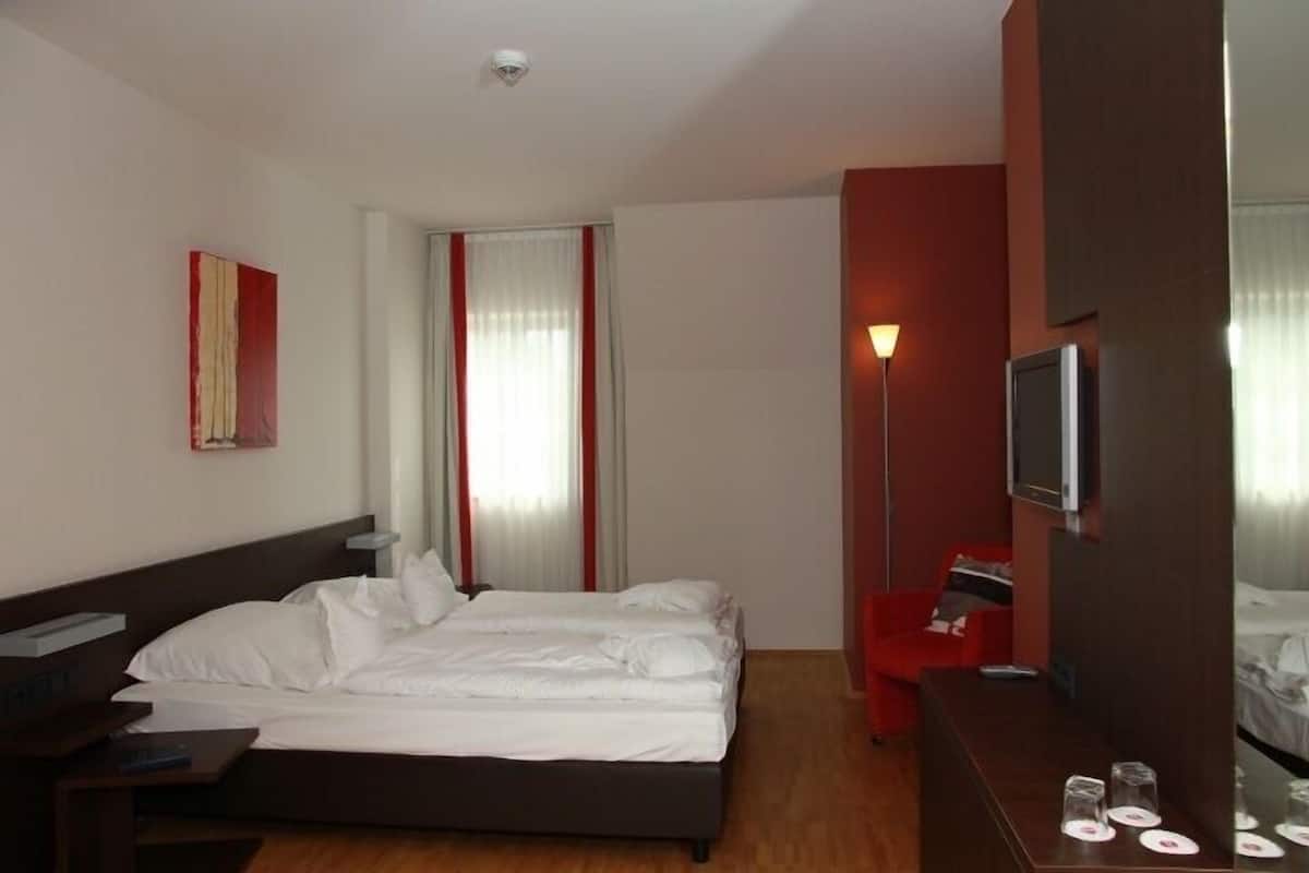 Doppelzimmer | Allergikerbettwaren, Zimmersafe, Schreibtisch, schallisolierte Zimmer