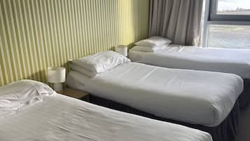 Family Apartment, 2 Bedrooms | 2 bedrooms, individually decorated, individually furnished, desk