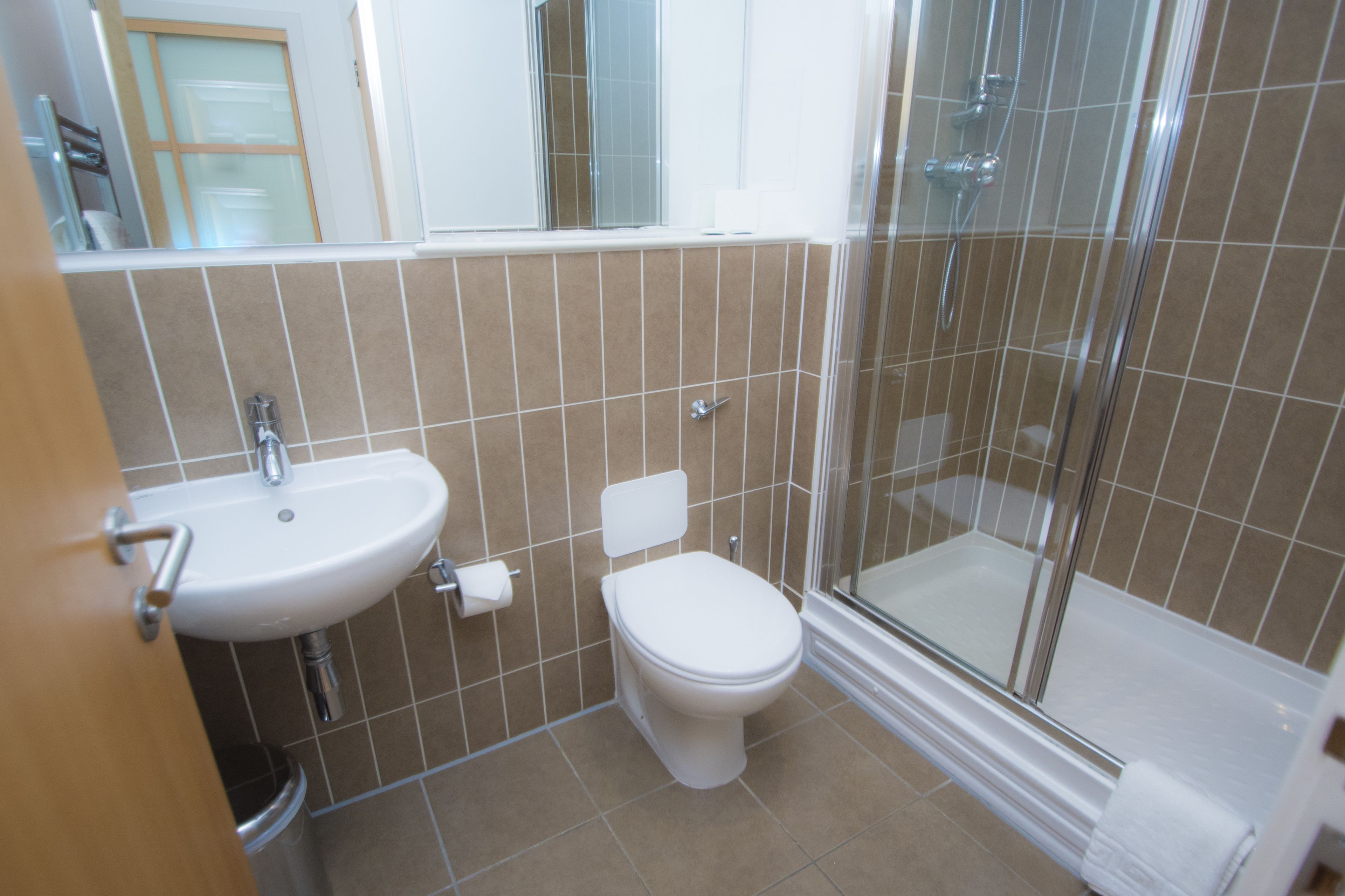 executive apartment, 2 bedrooms, balcony, harbour view | bathroom | separate bathtub and shower, free toiletries, hair dryer, towels