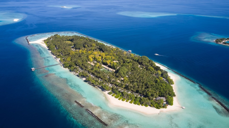 Royal Island Resort & Spa