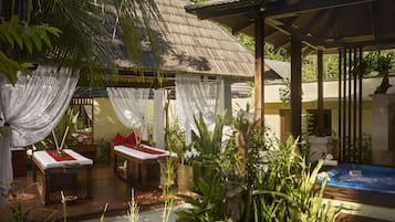 Couples treatment rooms, sauna, hot tub, body treatments, aromatherapy