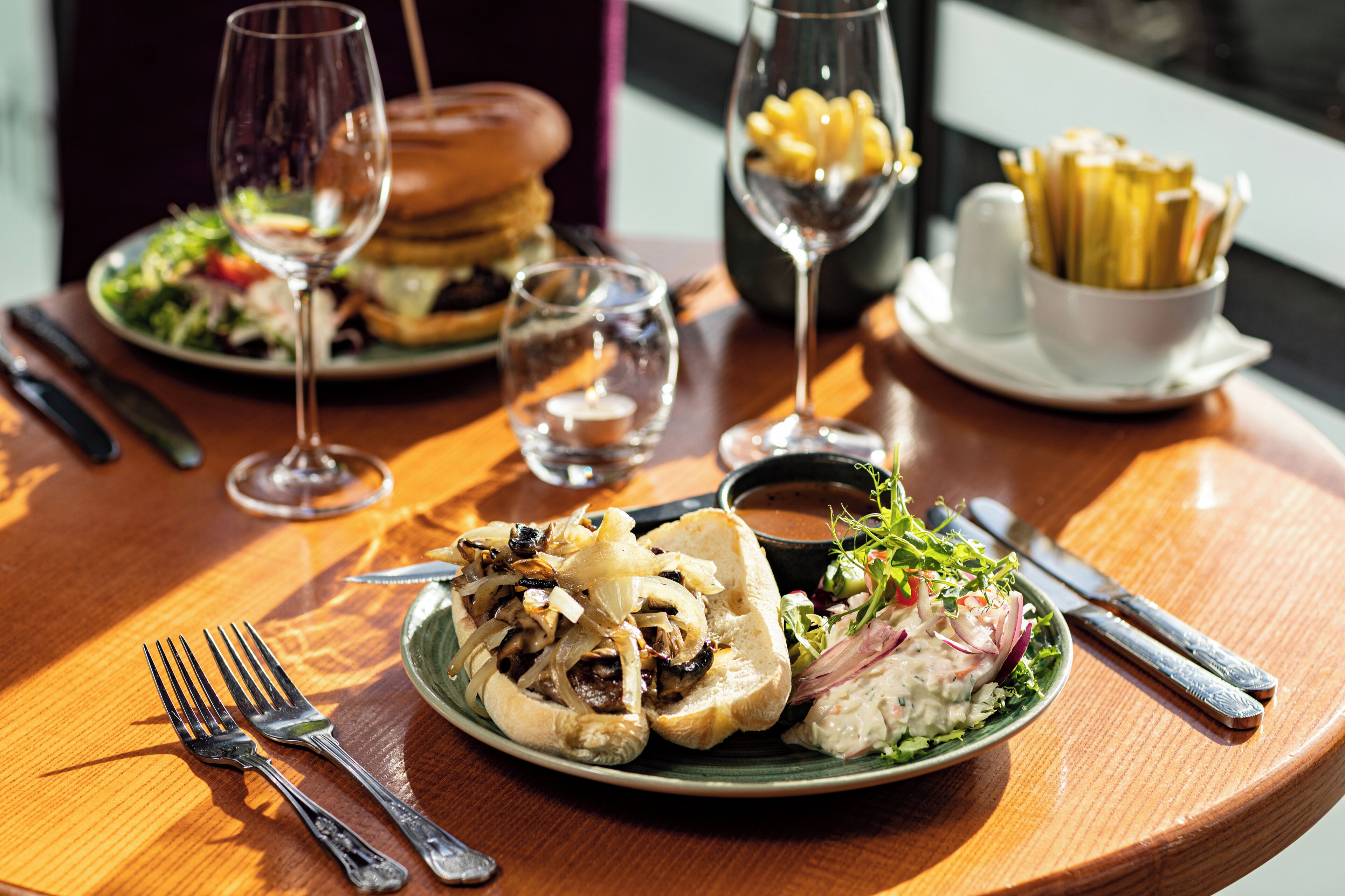 lunch and dinner served