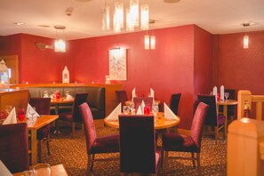 Lunch and dinner served