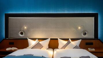 Comfort Double or Twin Room | Minibar, individually decorated, desk, laptop workspace