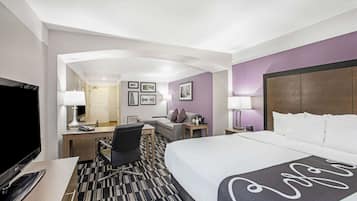 Studio Suite, 1 King Bed, Non Smoking | Premium bedding, in-room safe, desk, iron/ironing board