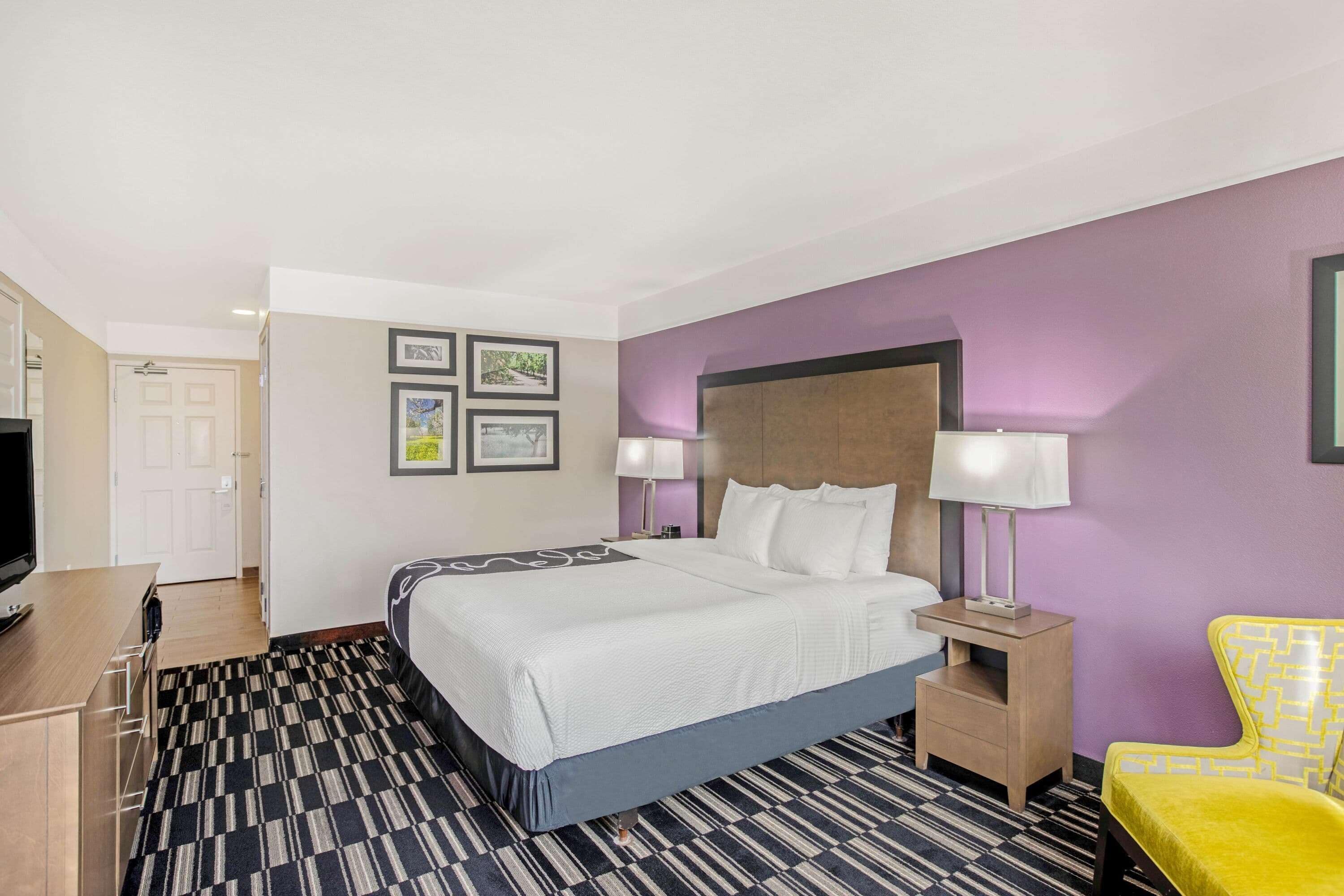 room, 1 king bed, non smoking | premium bedding, in-room safe, desk, iron/ironing board