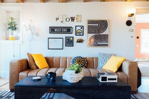 Lobby - Mercury Hotel Provincetown (Provincetown)