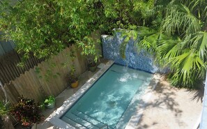 مغطس سبا خارجي